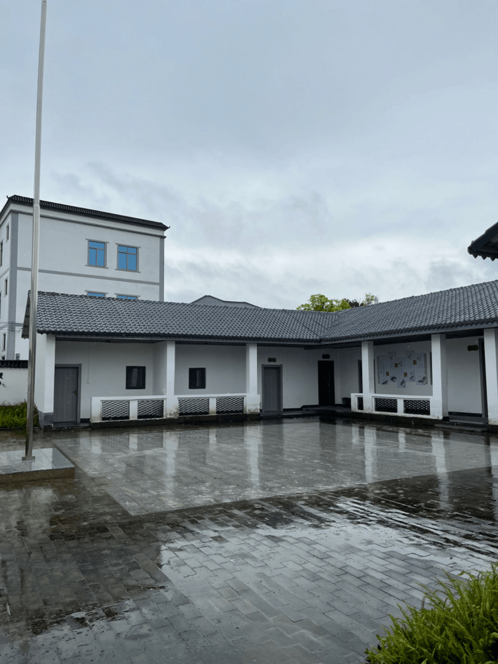 仿古风格建筑选择树脂瓦的优势