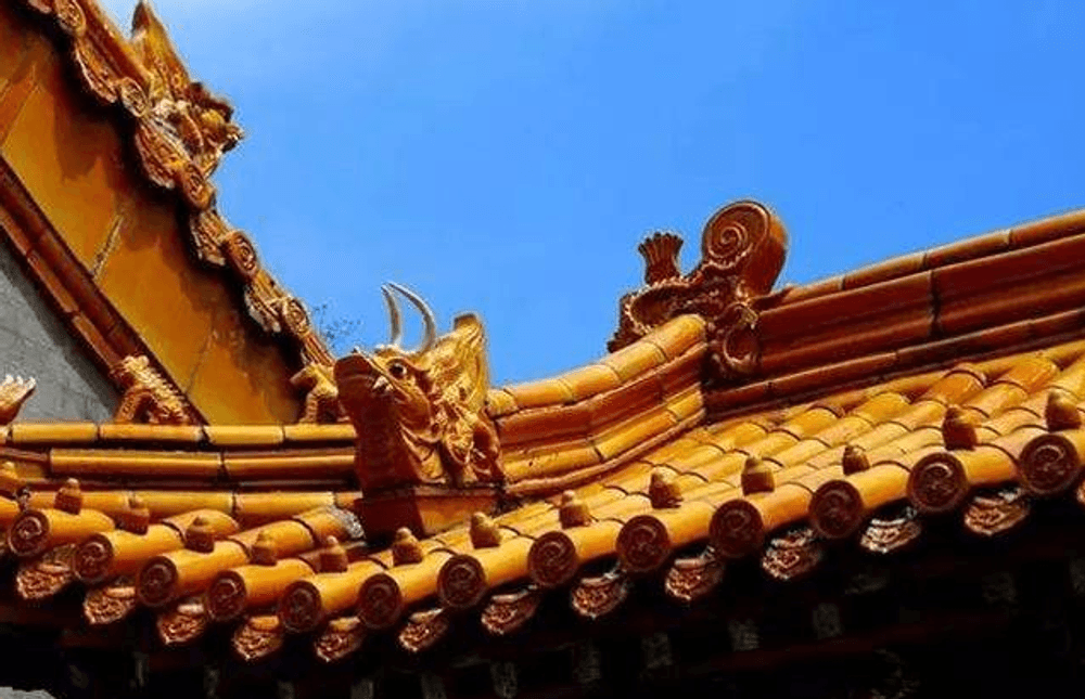 PVC树脂瓦VS琉璃瓦仿古瓦哪个好?看完这篇懂得如何决择!