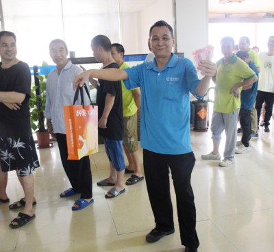 高益员工的幸福中秋节