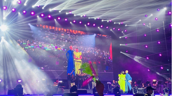 “荃家开心”汪明荃&罗家英2024佛山演唱会圆满结束，广东高益祝贺