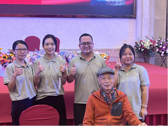 “荃家开心”汪明荃&罗家英2024佛山演唱会圆满结束,广东高益祝贺